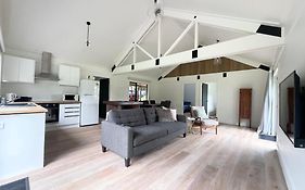 Stunning 2 Bedroom Guesthouse